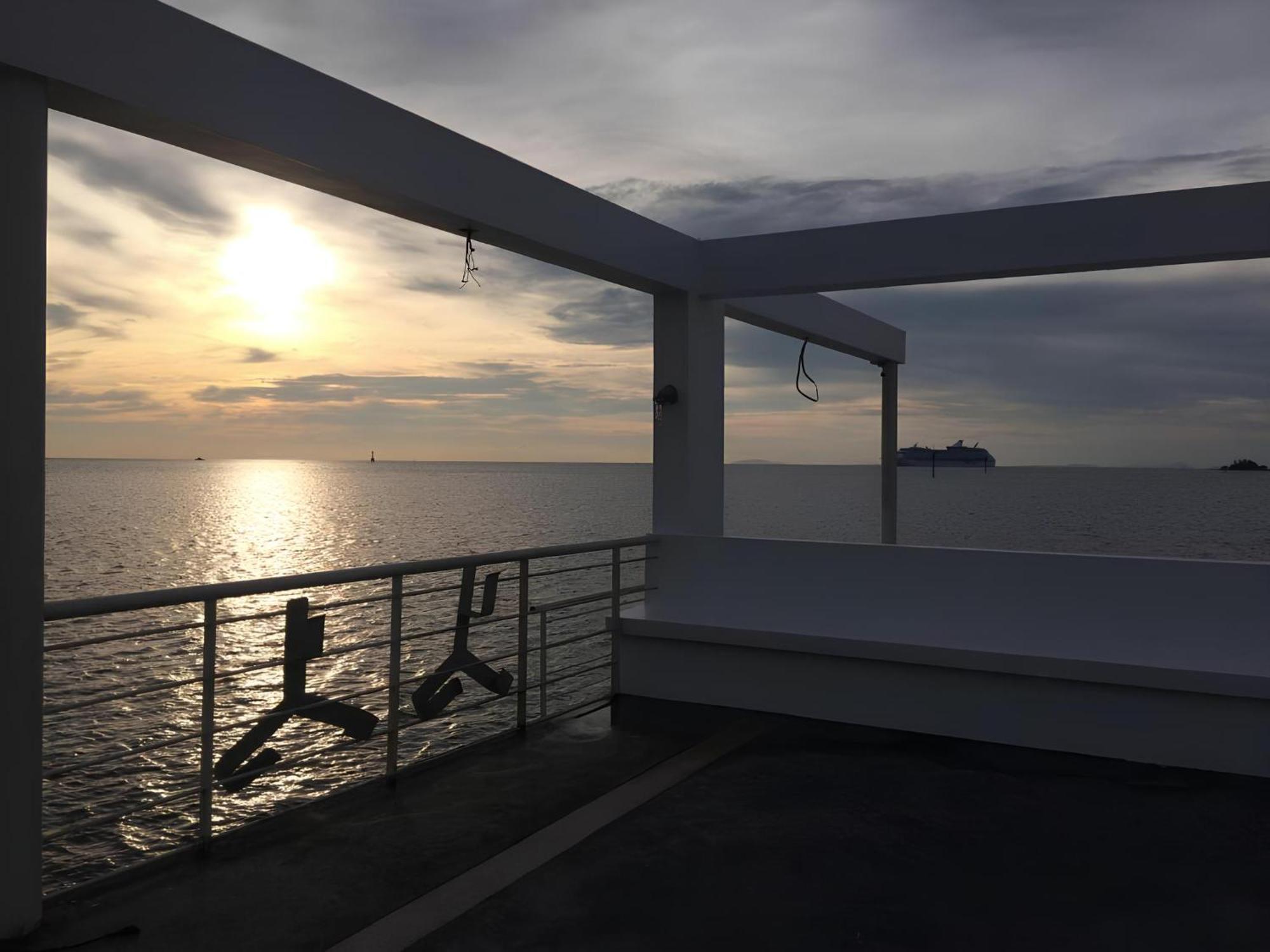 Doulos Phos The Ship Hotel Lagoi Buitenkant foto