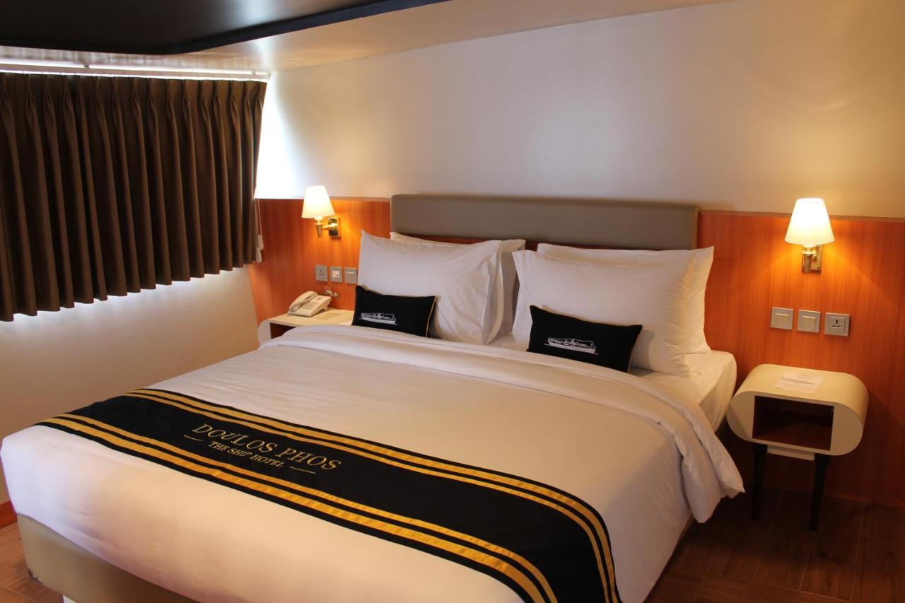 Doulos Phos The Ship Hotel Lagoi Kamer foto
