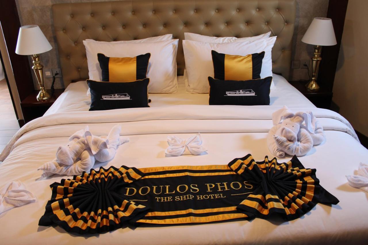 Doulos Phos The Ship Hotel Lagoi Buitenkant foto